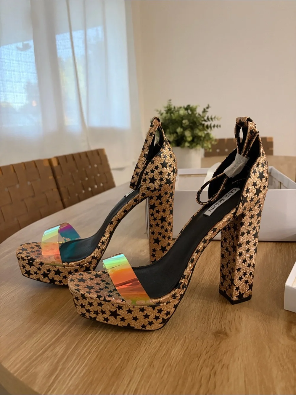 Cape Robin Star-Print Platform Sandal with Iridescent Strap - Black & Gold